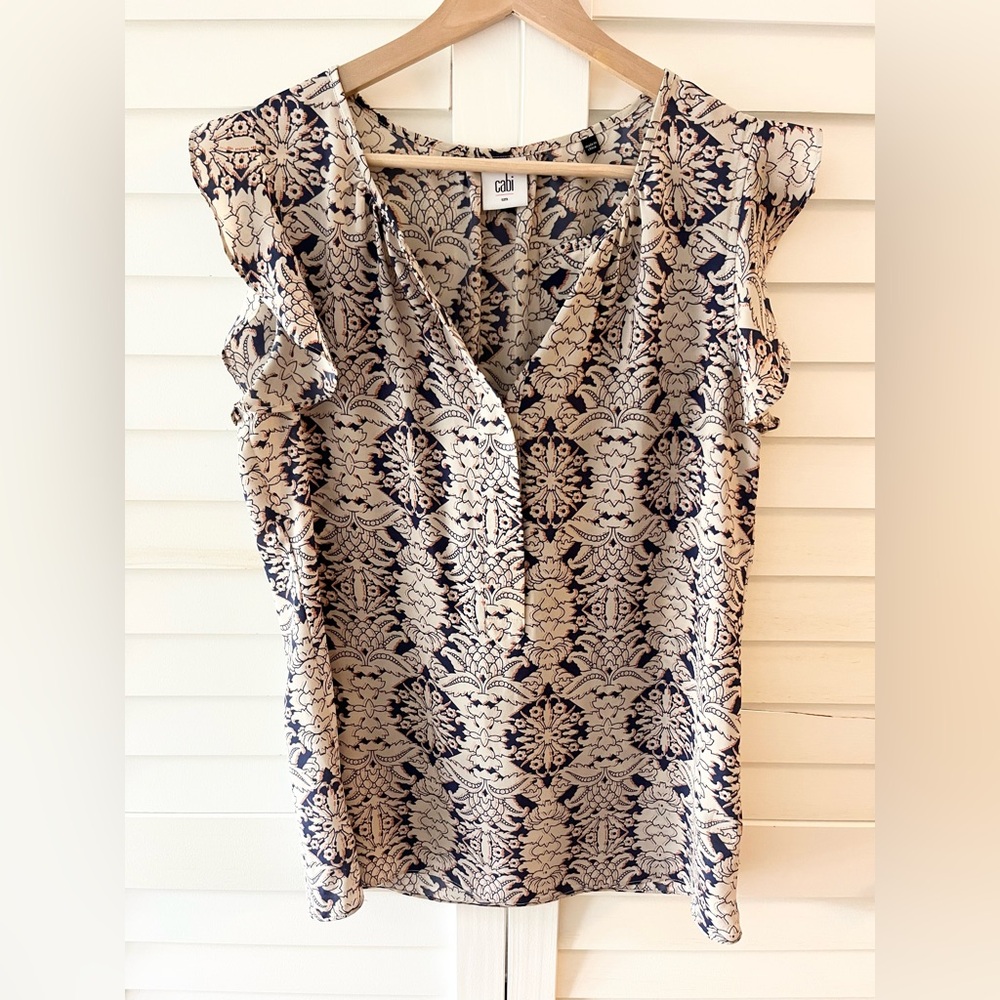Cabi Flutter Sleeve Top #3074 Size Small